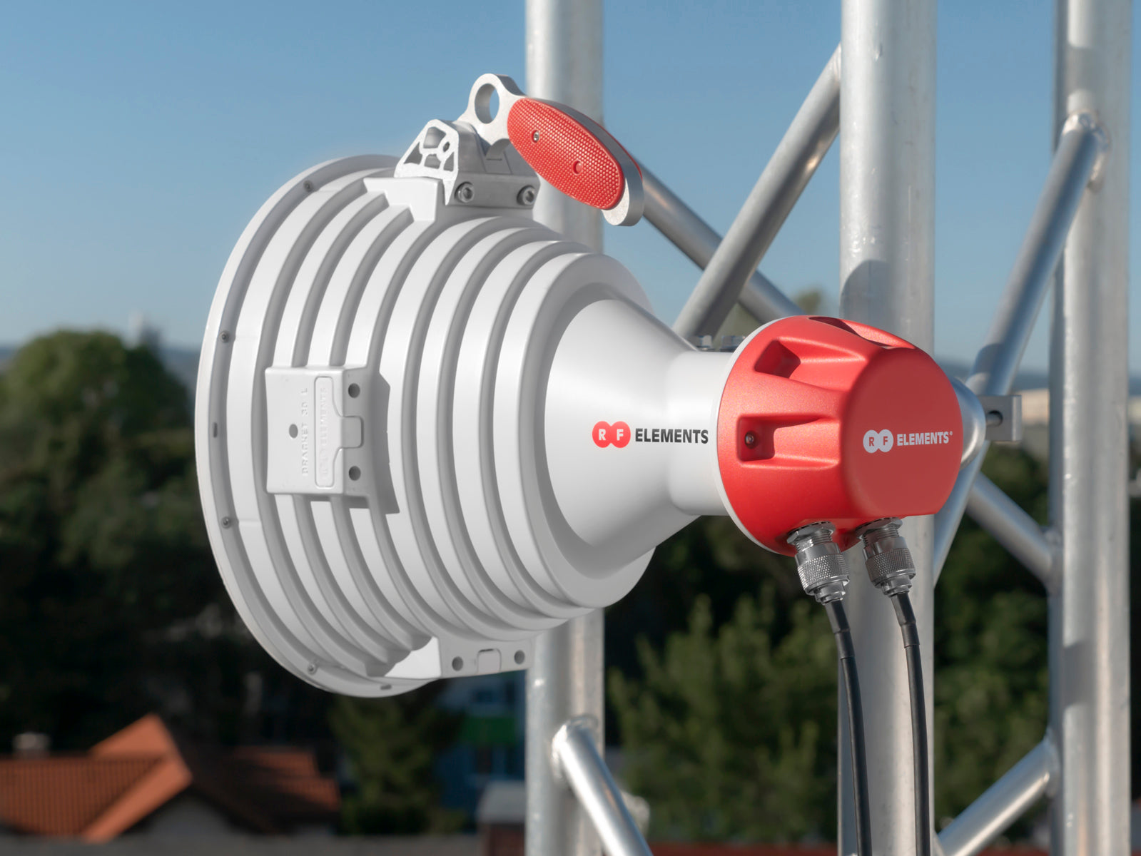 RF Elements Asymmetrical Horn CC Antenna